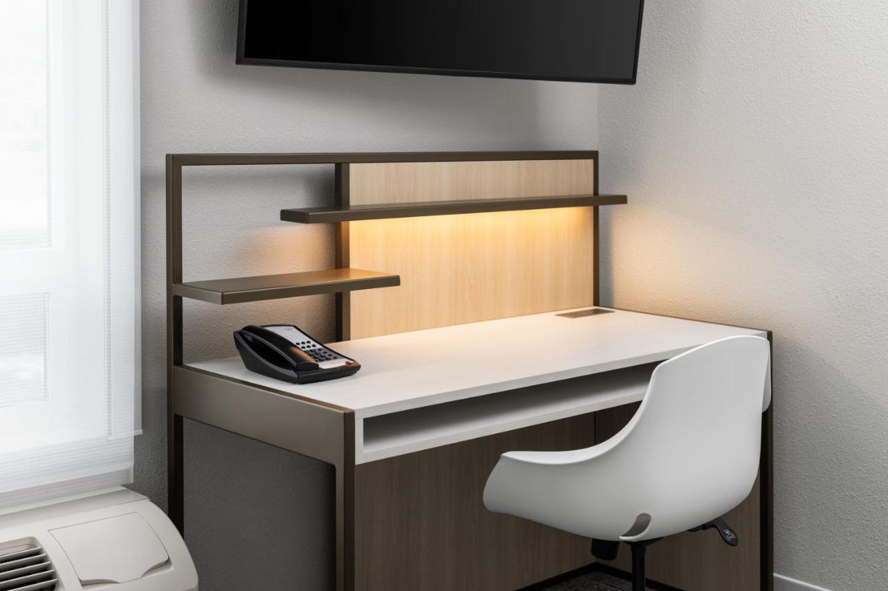 Towneplace Suites By Marriott West Kelowna Exteriör bild