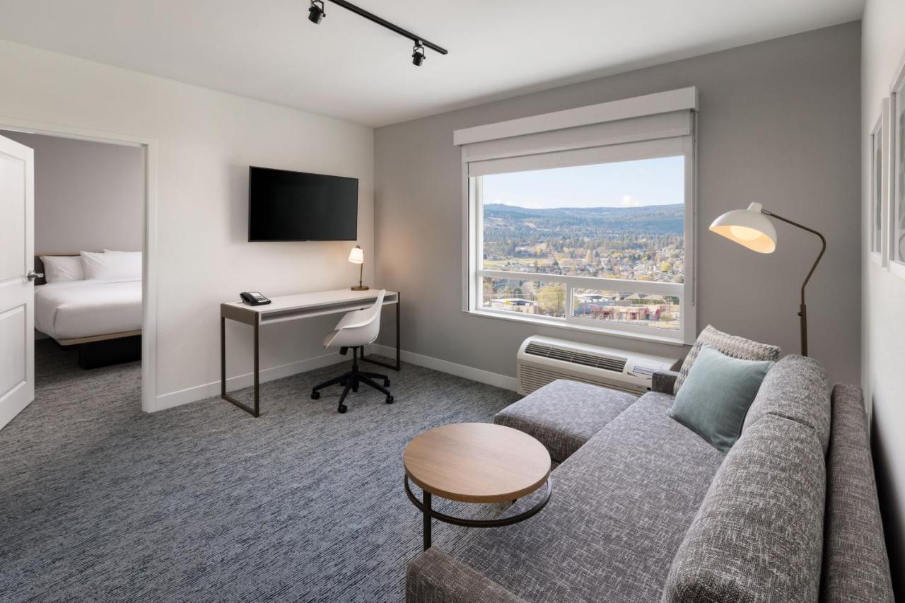 Towneplace Suites By Marriott West Kelowna Exteriör bild