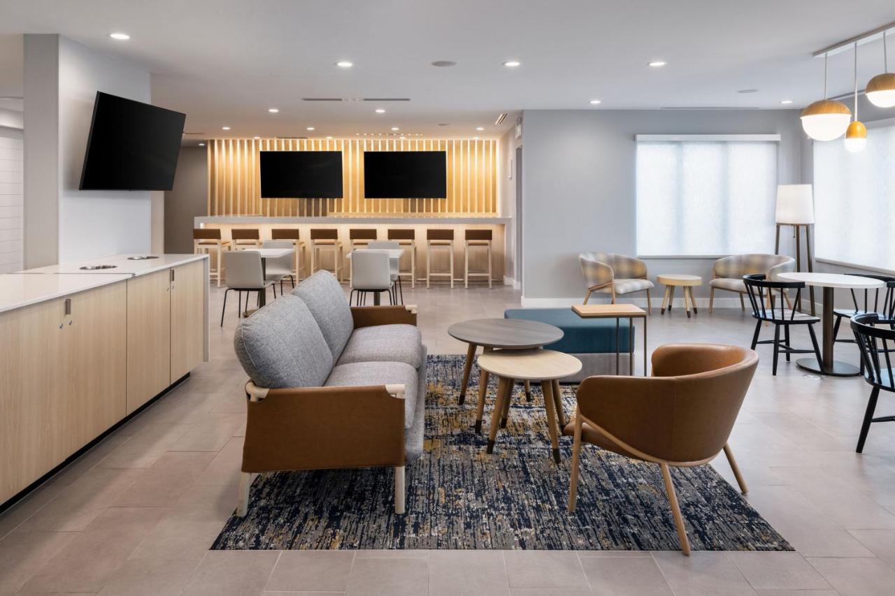 Towneplace Suites By Marriott West Kelowna Exteriör bild